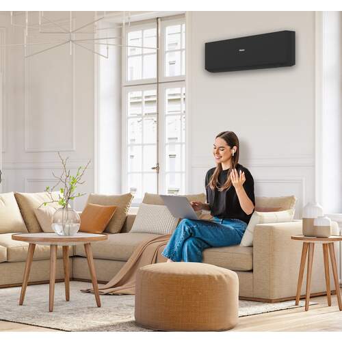 Haier Expert Wandairco Mat Zwart – Slim, Stijlvol & Energiezuinig